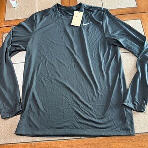 NWT Nike Men's Dri-Fit long-sleeved tee Large